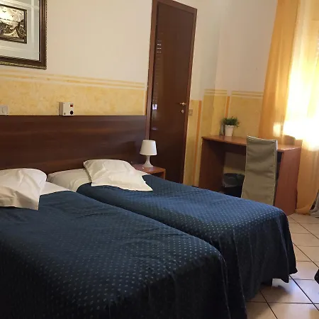 La Pace Hotel