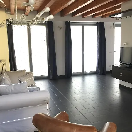 Апартаменты Navigli Downtown Cocco House Милан