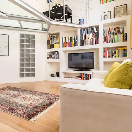 Alessia's Flat- Porta Romana M3 شقة