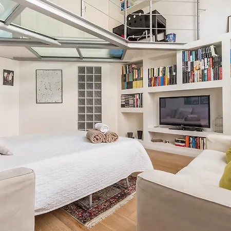 Alessia's Flat- Porta Romana M3 * ميلان