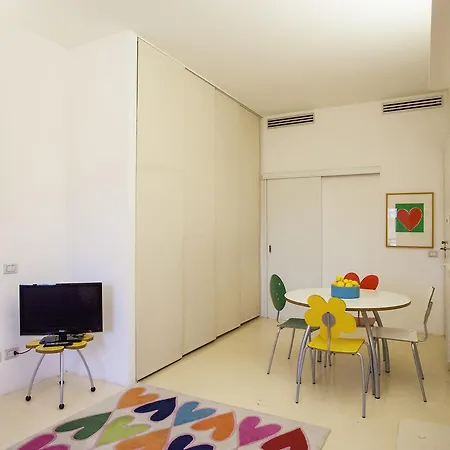Hintown House Of Mirrors Apartman *