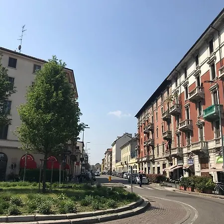 Milano's Navigli Studio Milán