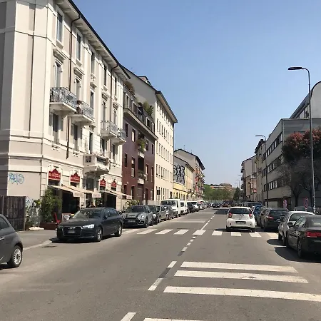 Milano's Navigli Studio Milán