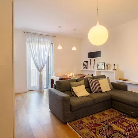 Porta Nuova Modern Flat