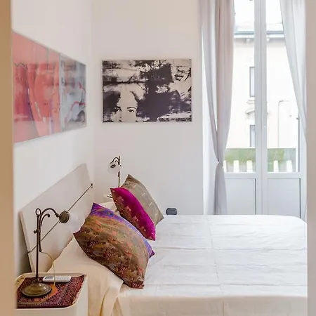 Loreto & Piola White Flat Milaan