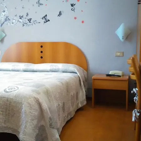 Hotell Tirreno *