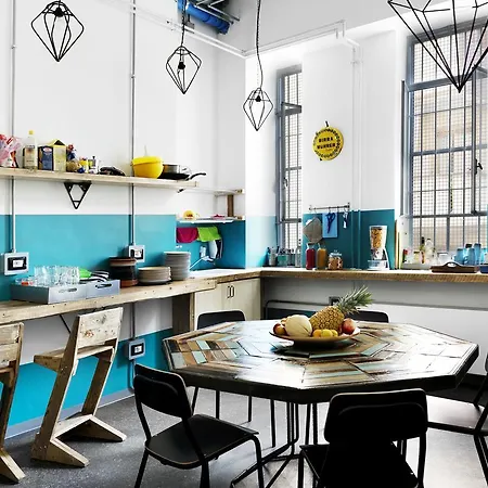 Vandrerhjem Madama & Bistrot *