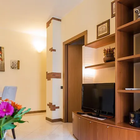 Lorenteggio Balcony Flat Appartement