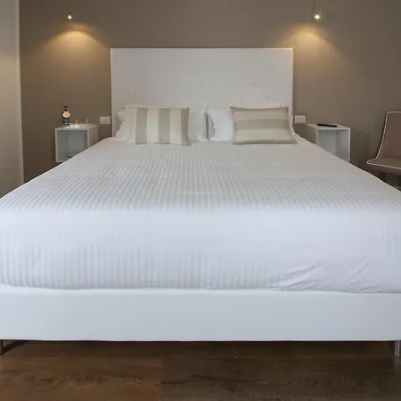 Apartment San Babila Deluxe Milan