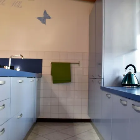 Apartment Enchanting Wood Attic Close To Isola District
