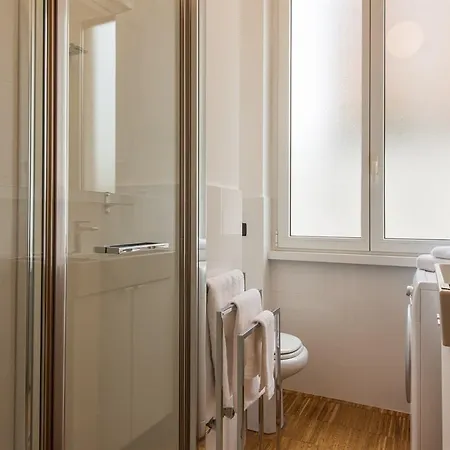 Sparkling 4 Bedroom Apartment In Milan * 밀라노