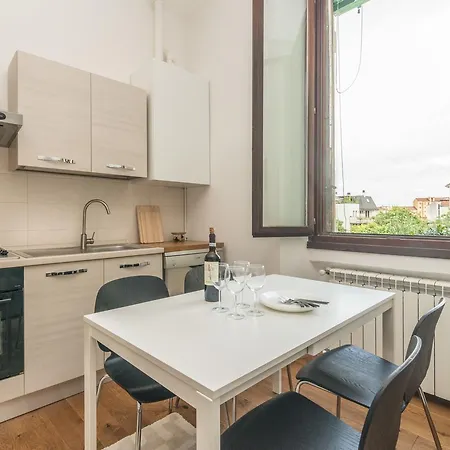 Apartment At Home - Apartment Milano-Porta Romana Milan