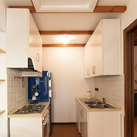 Apartment Navigli Darsena Milan