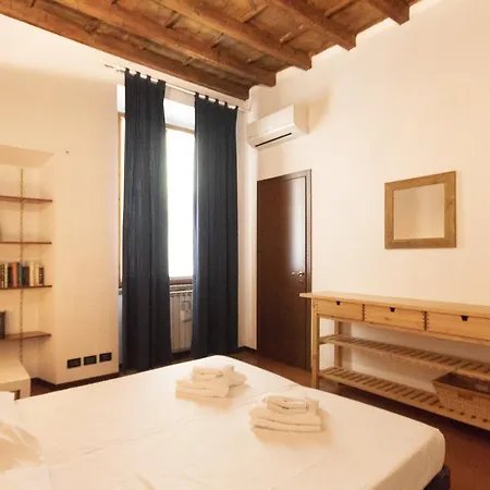 Apartment Navigli Darsena Milan