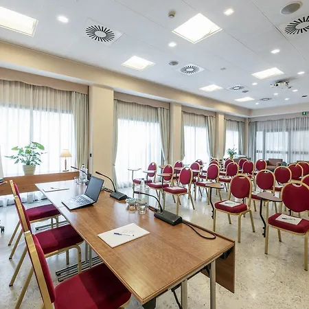 Ascot 4* Milán