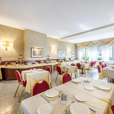 Hotel Ascot 4*