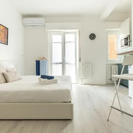 Apartament Alessia's Flat- M3 Corvetto