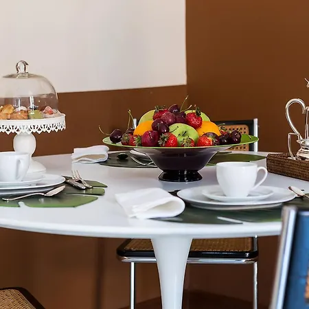 Πανσιόν Zebra Naviglio 4*