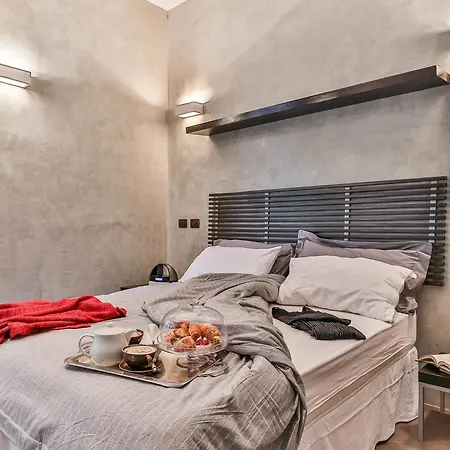 San Babila Apartman *