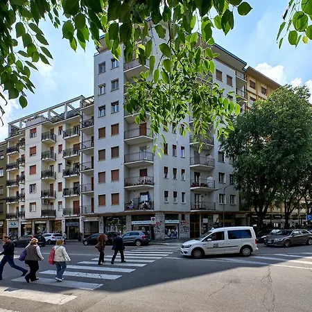 Eleganti In Piazzale Lagosta 2* Milano