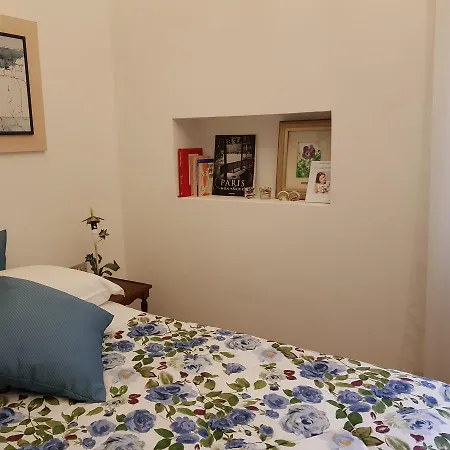 Reggio Apartment Milan