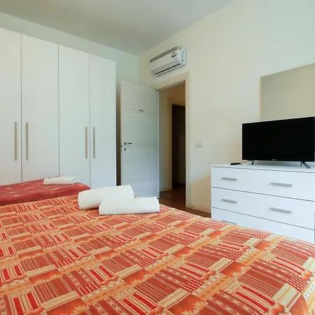 Red Line Division 게스트하우스