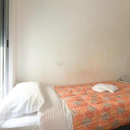 Guest house Red Line Division Milan