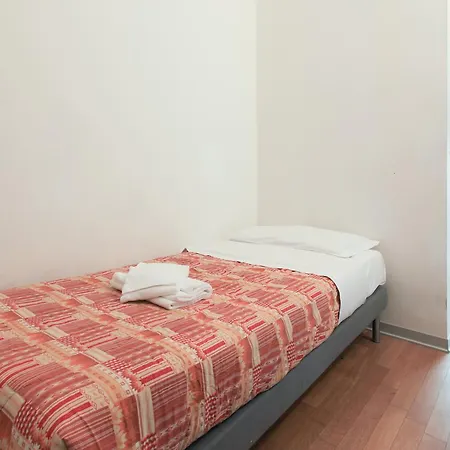 Red Line Division 게스트하우스 3*