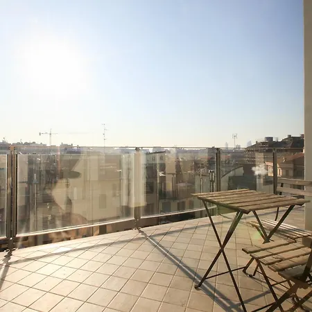 Guest house Red Line Division Milan