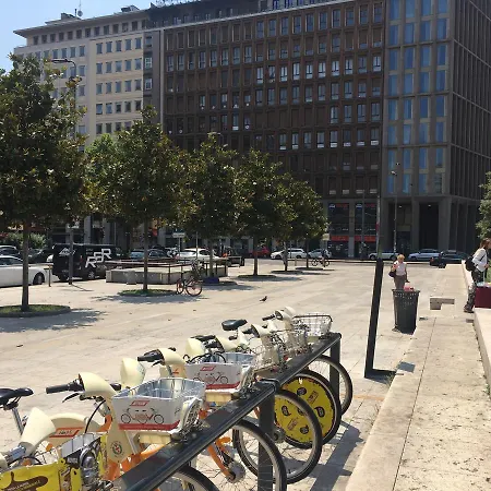 Av 2* Milano