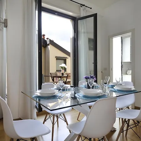 Spacious With A Terrace شقة ميلان