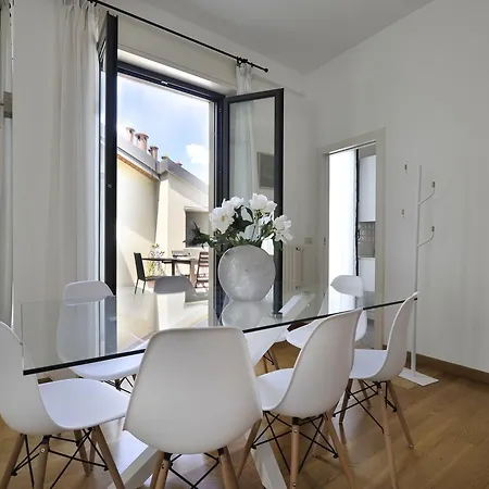 شقة Spacious With A Terrace ميلان