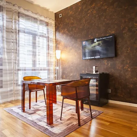 Hemeras Boutique Homes - Design Near Duomo Cathedral