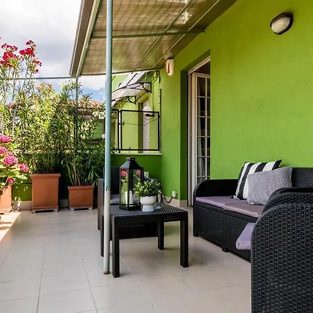 Altido The Lounge Balcony *