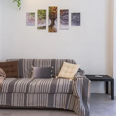 Apartmán Guesthost - Business Balcony Flat Milán