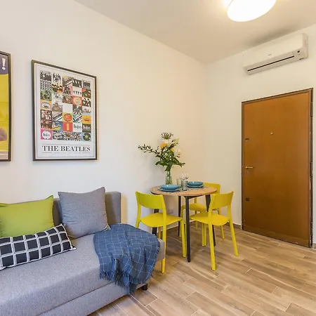 Certosa Colorful Mini Flats Apartment