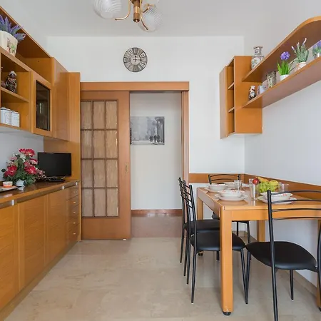 Apartment Cenisio Subway Flat