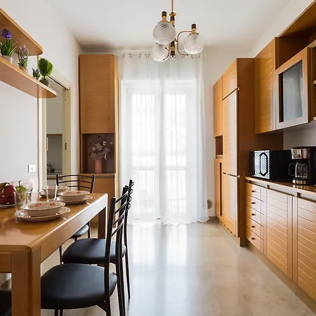 Cenisio Subway Flat Apartment *