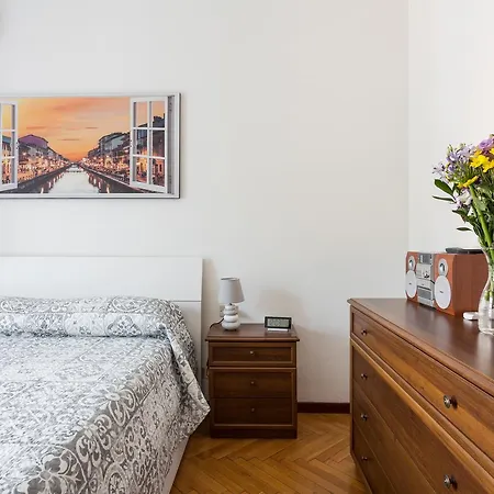 Apartment Cenisio Subway Flat