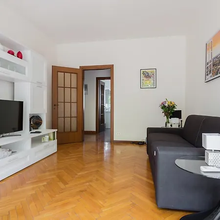 Cenisio Subway Flat *