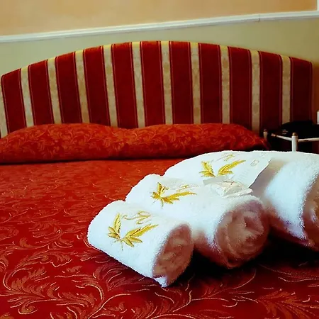 Alojamento de Acomodação e Pequeno-almoço Sicilia Milão