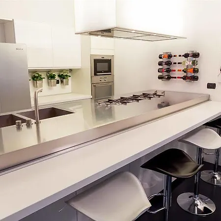 Luxury Loft - Station Apartment Milan