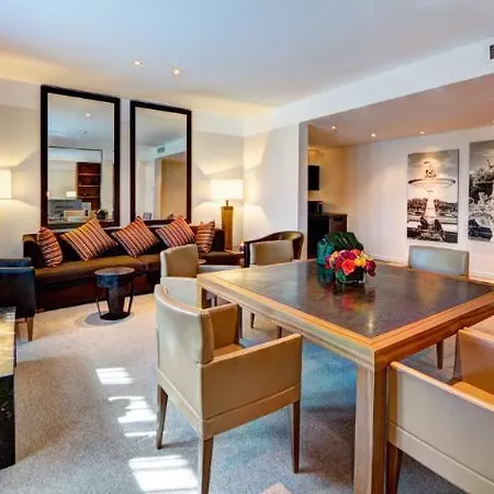 Szálloda Milan Suite Hotel 4*