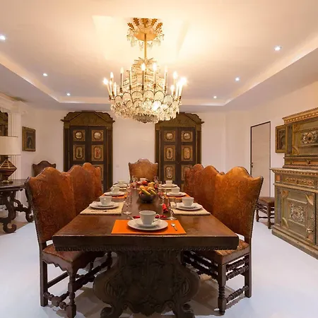 La Del Pino Bed & Breakfast