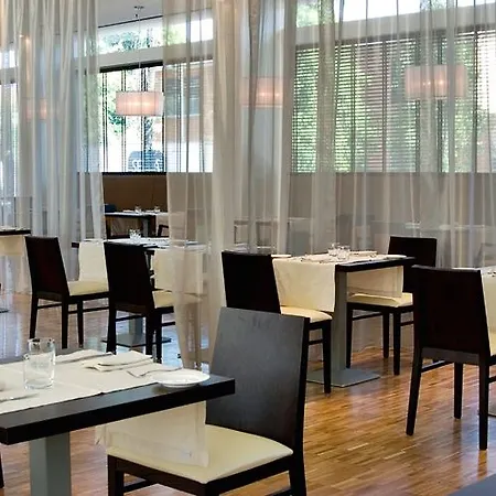 מלון Doubletree By Hilton 4*