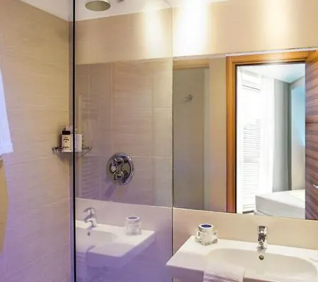 ديجلي أركيمبولدي ميلان