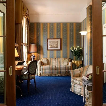 Sina De La Hotell Milano