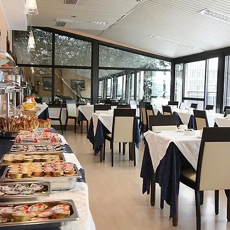 Aosta Отель