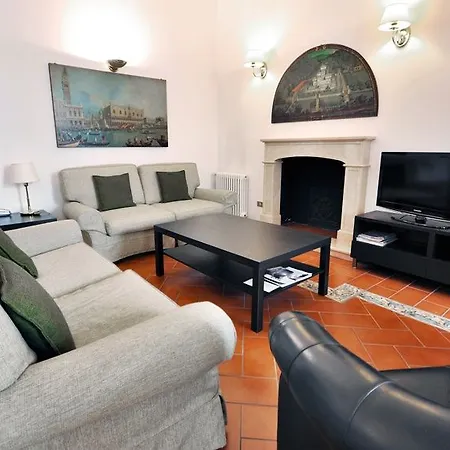 Apartment Cerva Fashion District Milan