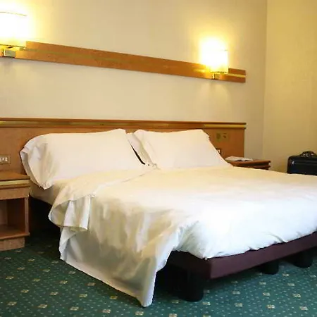 Just Hotel 4*